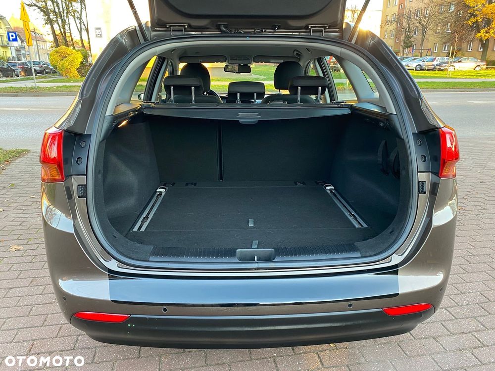 Kia Ceed 1.6 GDI Dream Team Edition - 8