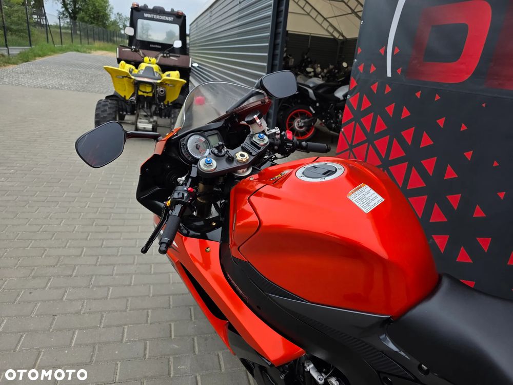 Suzuki GSX-R - 24