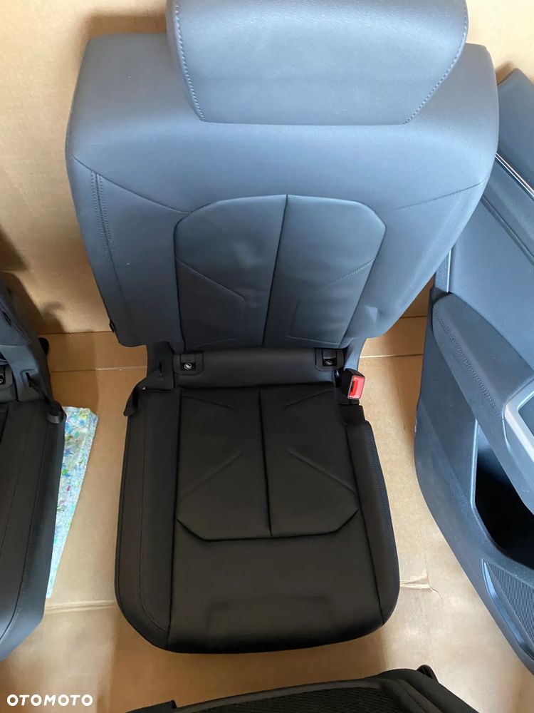 Audi Q3 83A kompletny środek Fotel fotele kanapa skóra boczki czarne 26km - 22