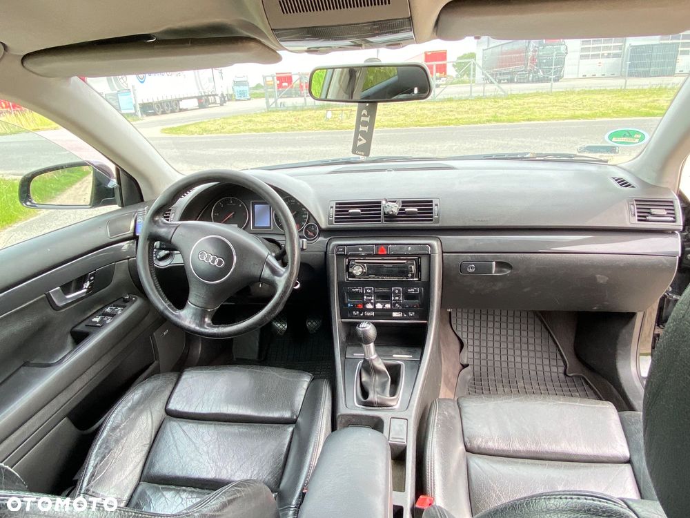 Audi A4 Limousine - 10