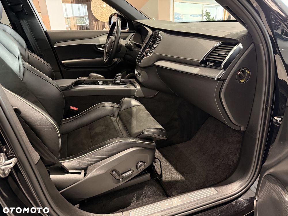 Volvo XC 90 - 32