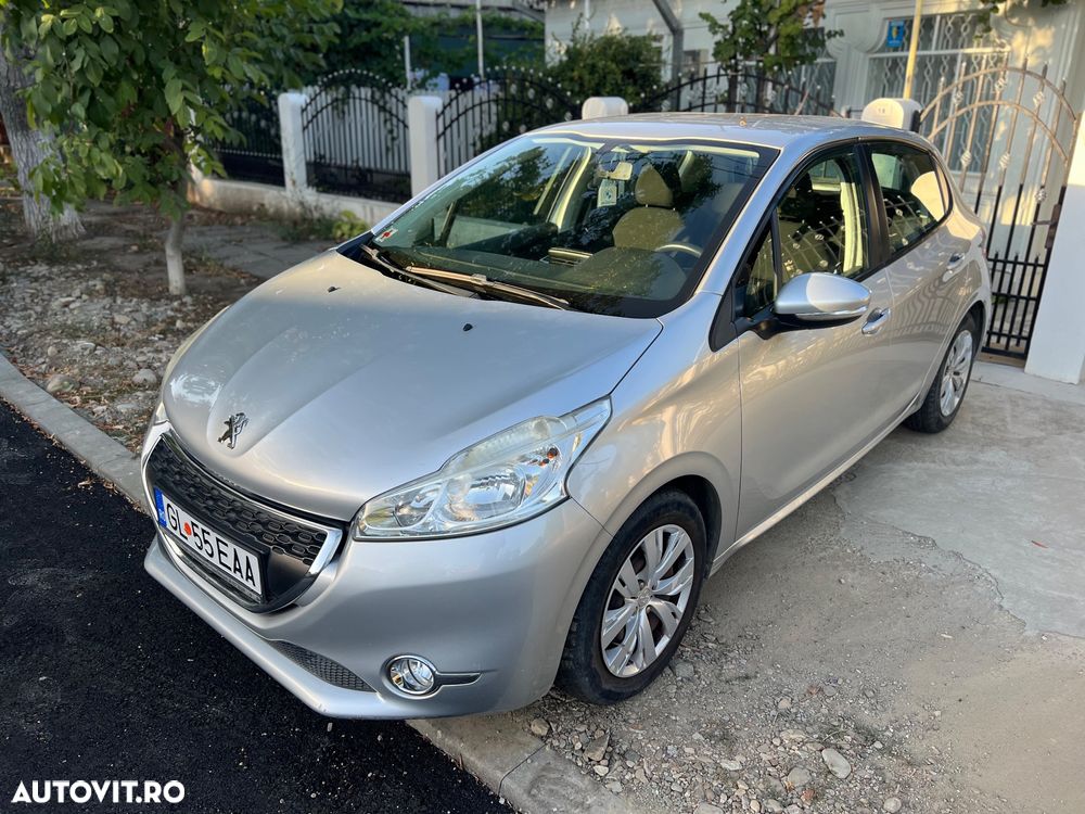 Peugeot 208 - 1