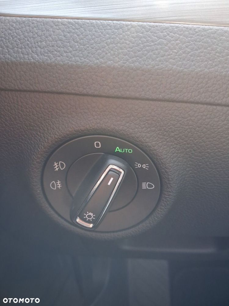 Skoda Superb 2.0 TDI SCR Style DSG - 20