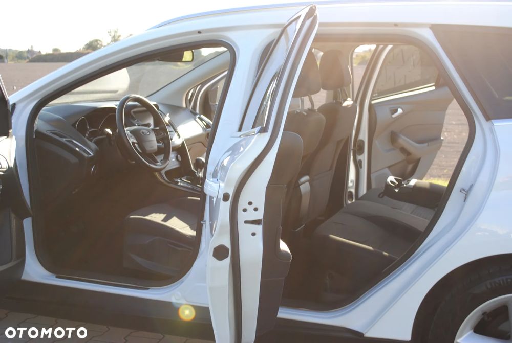 Ford Focus 2.0 TDCi Titanium ASS - 6