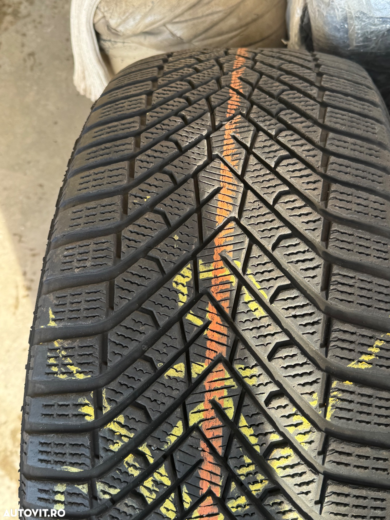 Vând 2 anvelope 275/45/21 Pirelli de iarnă sh - 2