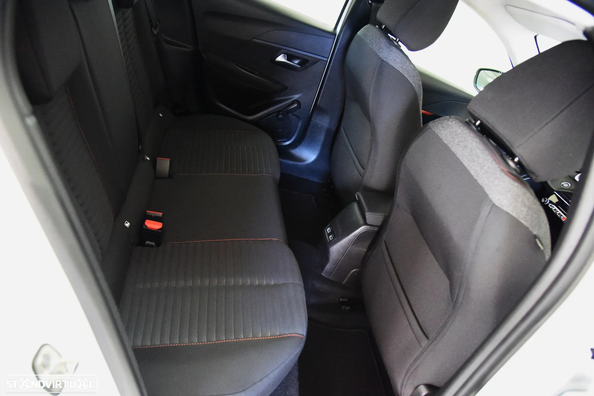 Peugeot e-208 Active Pack - 28