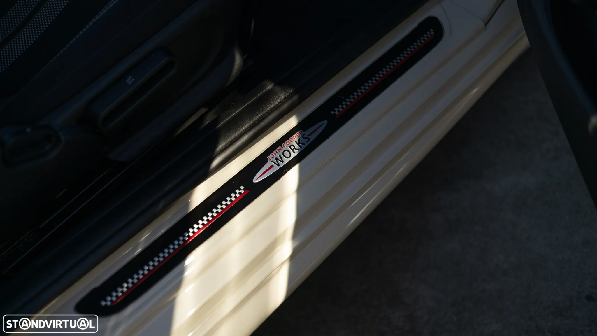 MINI 3 Portas One JCW - 16