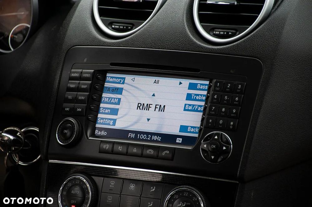 Mercedes-Benz ML - 27