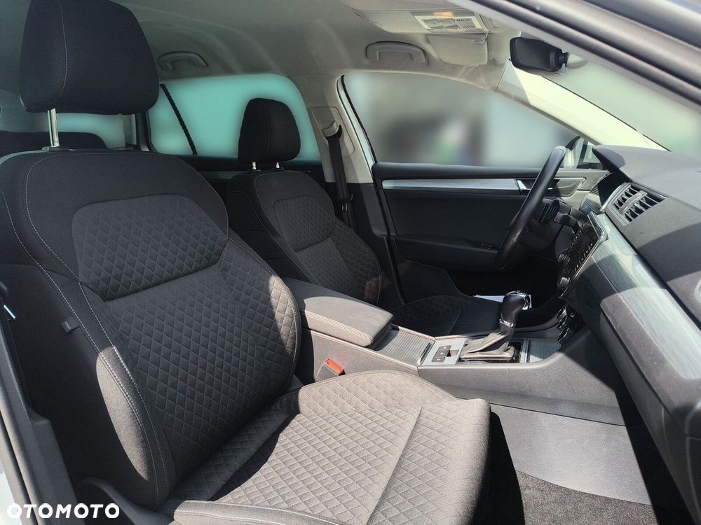 Skoda Superb 2.0 TDI SCR Ambition DSG - 23