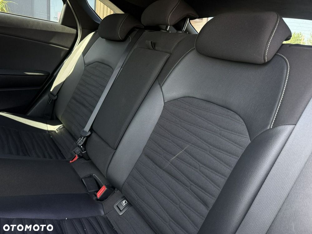 Kia ProCeed 1.5 T-GDI GT Line - 8