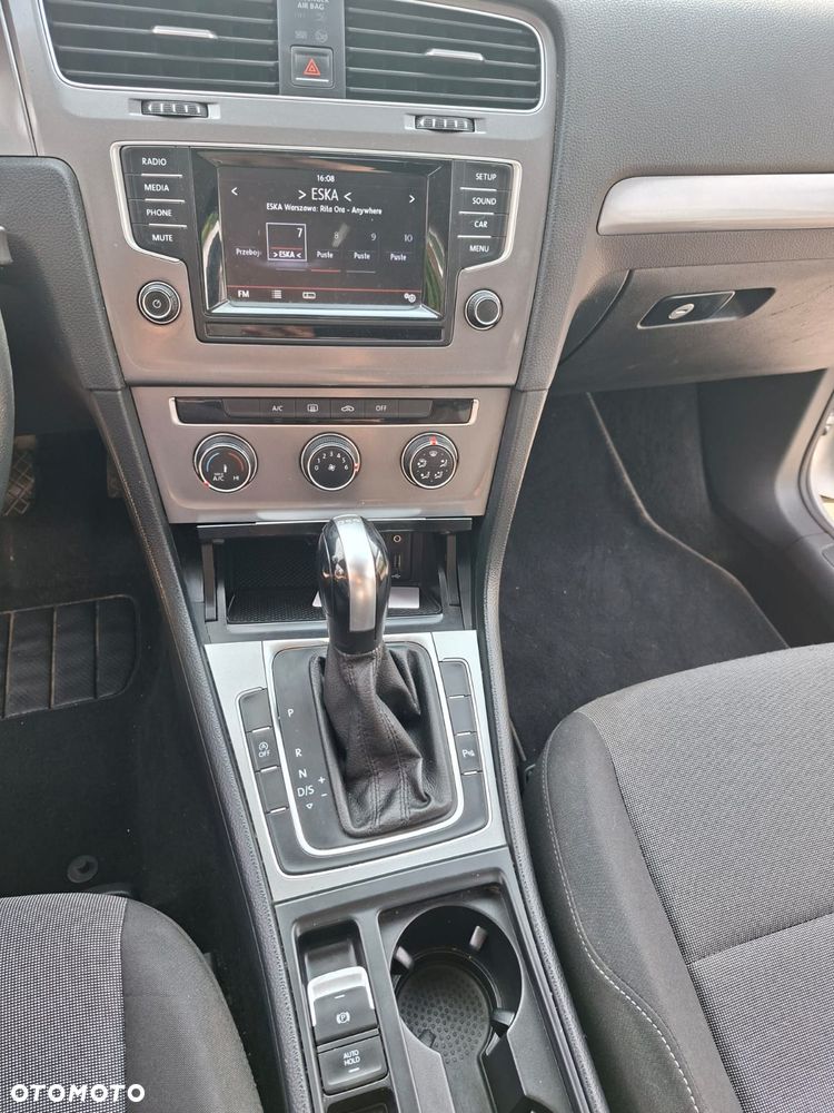 Volkswagen Golf - 5