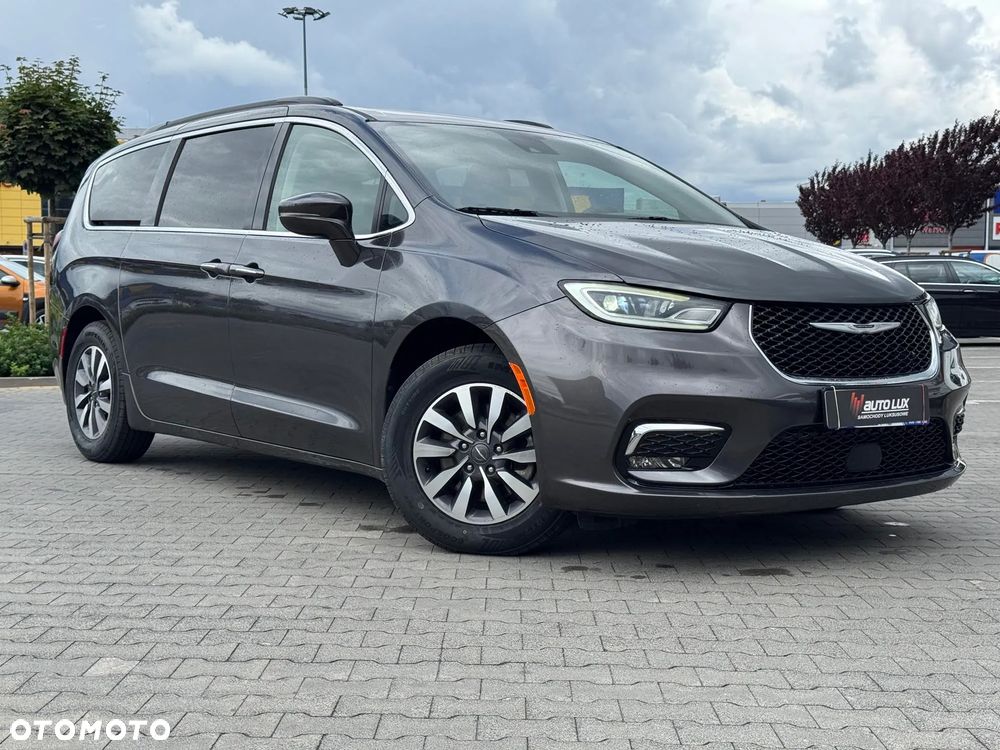 Chrysler Pacifica - 1