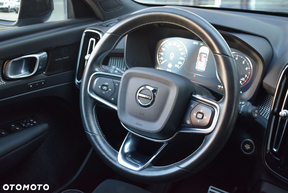 Volvo XC 40 T3 R-Design - 19