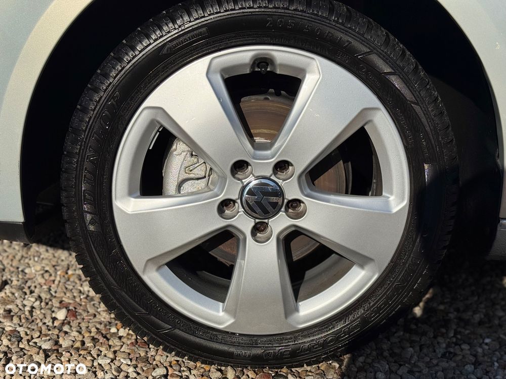 Volkswagen Touran - 10
