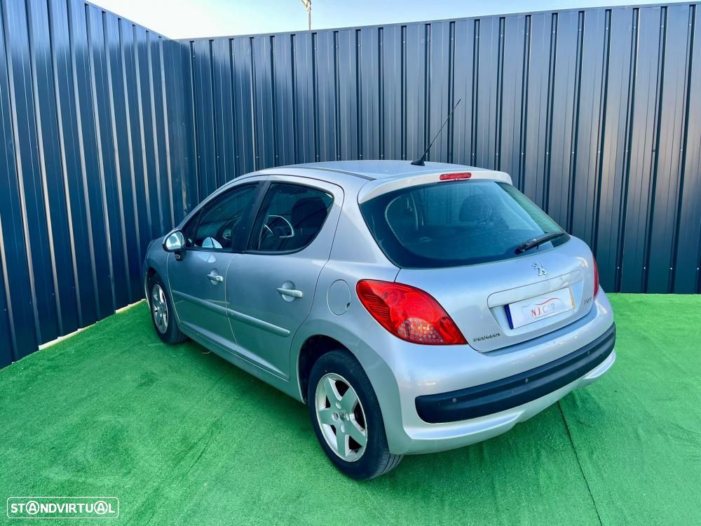Peugeot 207 - 6