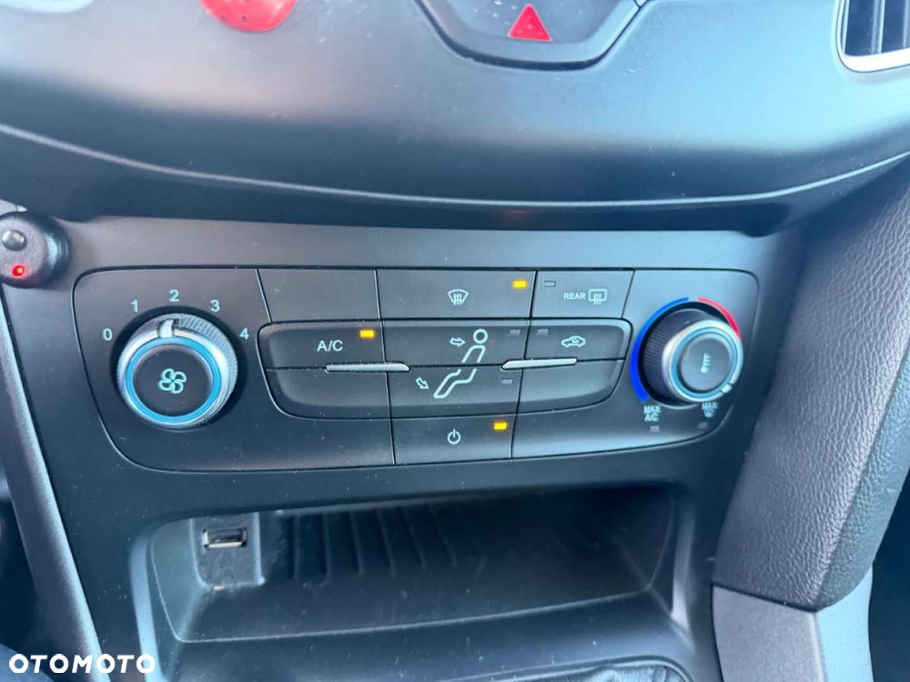 Ford Focus 1.0 EcoBoost Edition - 33