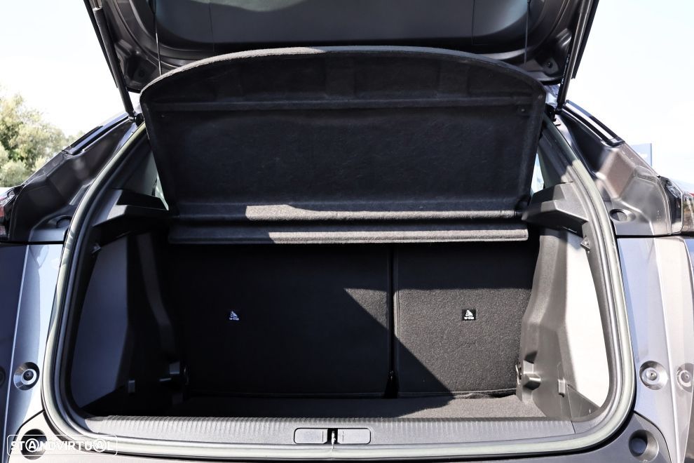 Peugeot 2008 1.2 PureTech Active Pack - 17