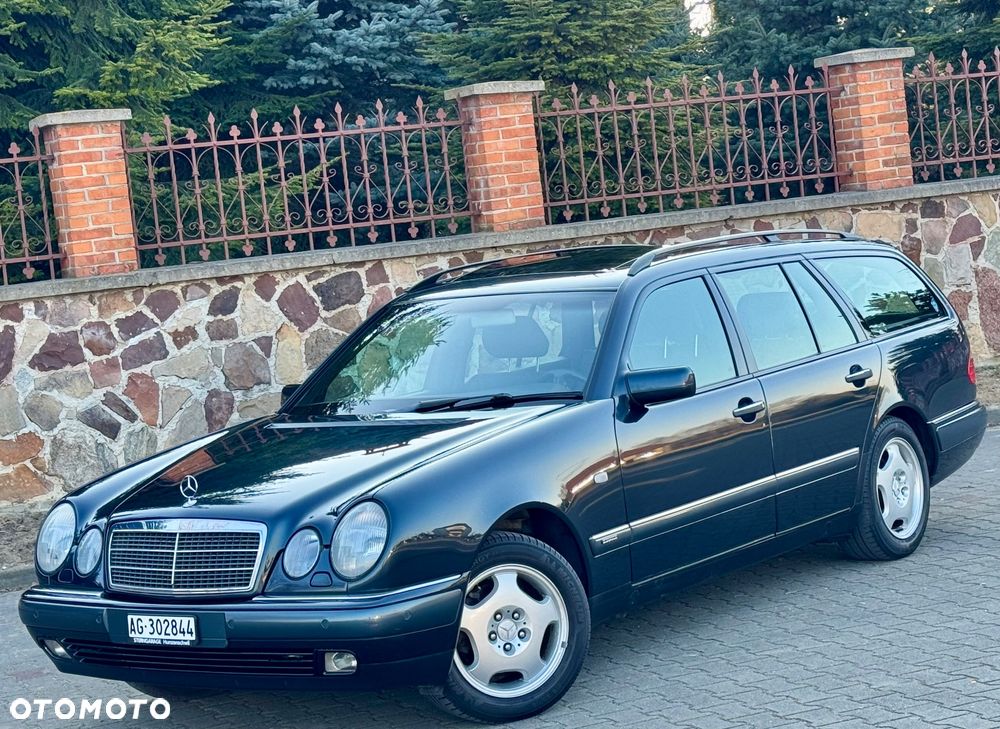 Mercedes-Benz Klasa E 320 T 4-Matic Elegance - 3