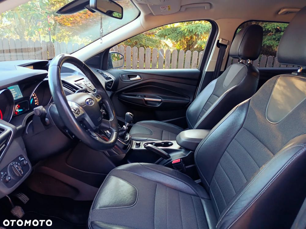Ford Kuga 2.0 TDCi 2x4 Titanium - 11