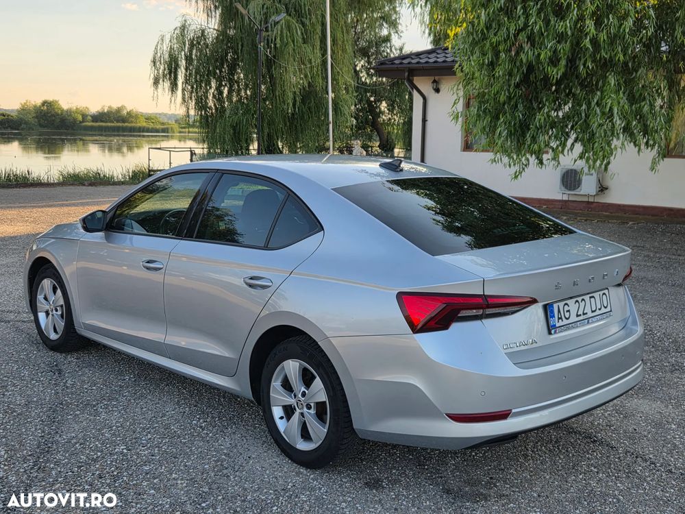 Skoda Octavia 2.0 TDI DSG Ambition - 3