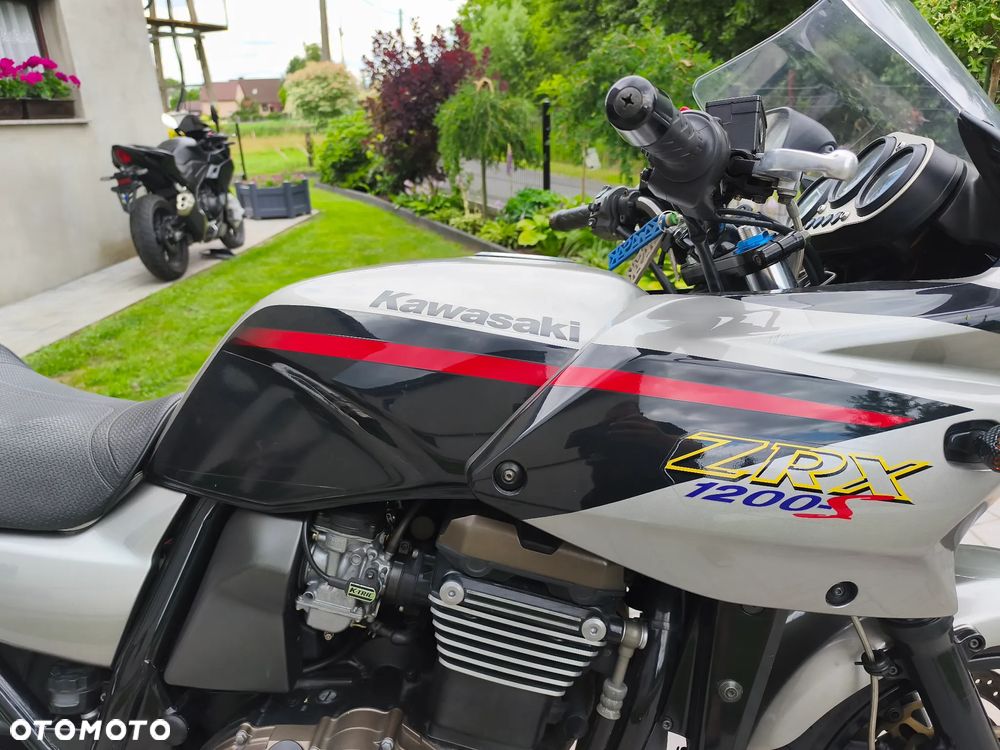 Kawasaki ZRX - 22