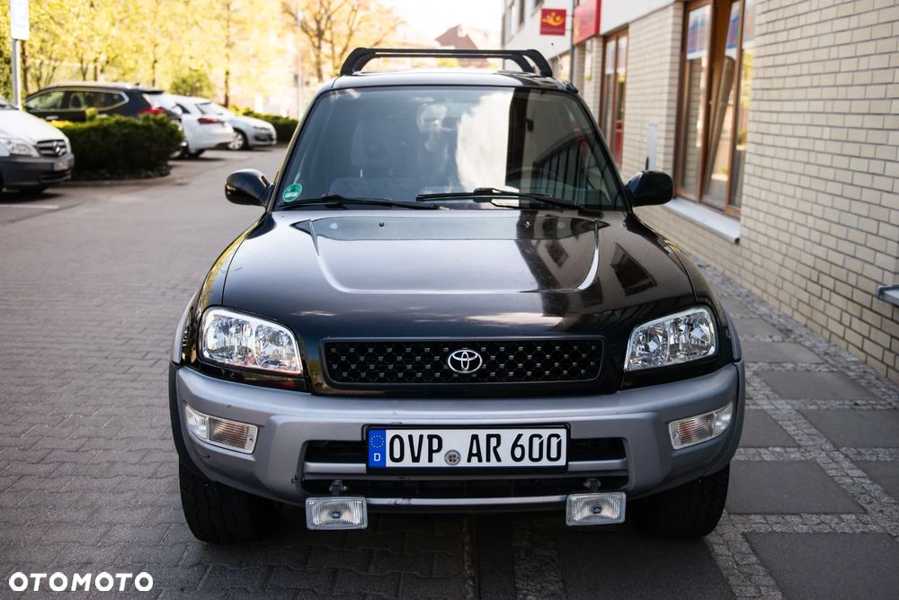 Toyota RAV4 - 10