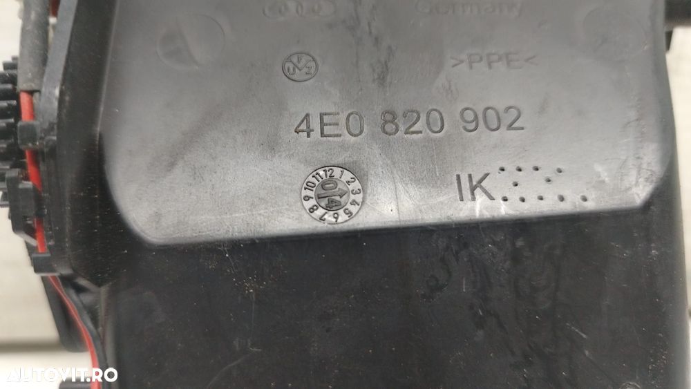 Grila ventilatie bord 4e0820902 Audi A8 D3/4E [2002 - 2005] - 2