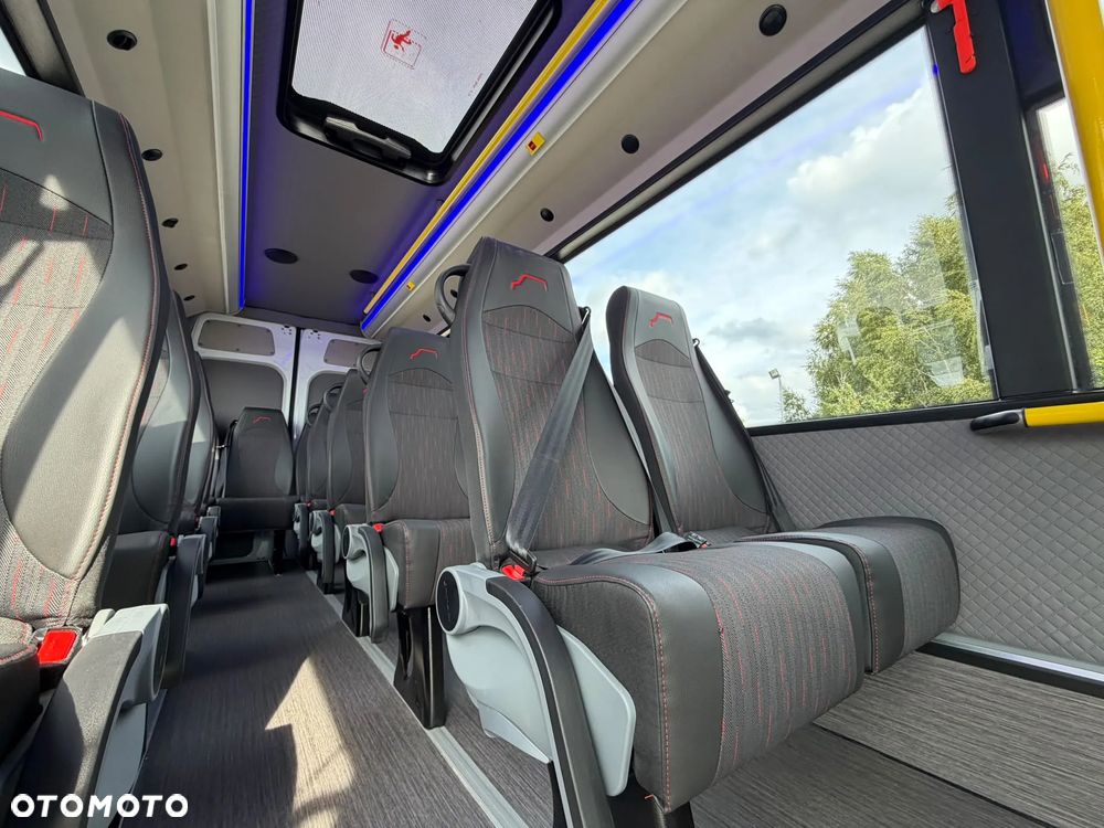 Mercedes-Benz Sprinter 517 - 20