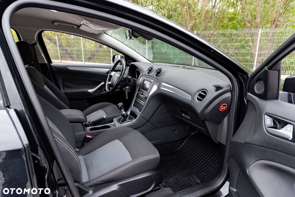 Ford Mondeo 2.0 TDCi Trend - 24