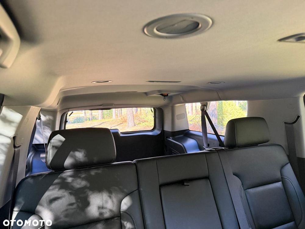 Chevrolet Suburban - 10