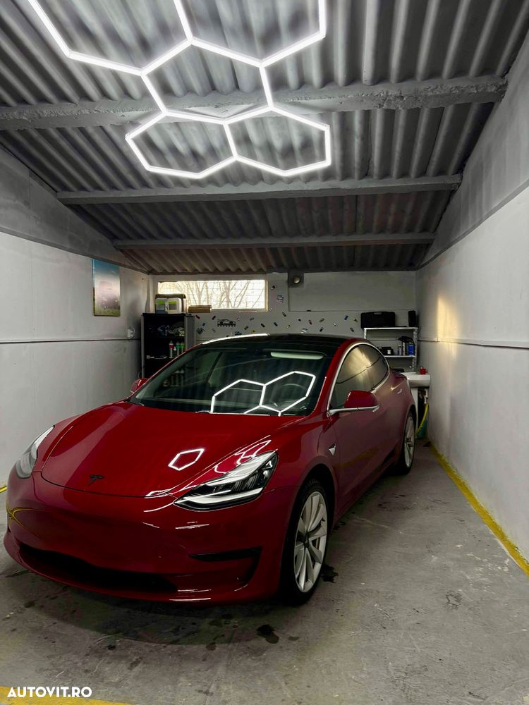 Tesla Model 3 - 6