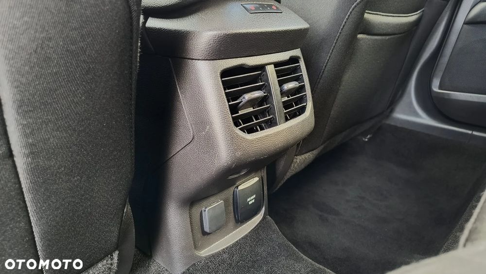 Ford Mondeo - 23