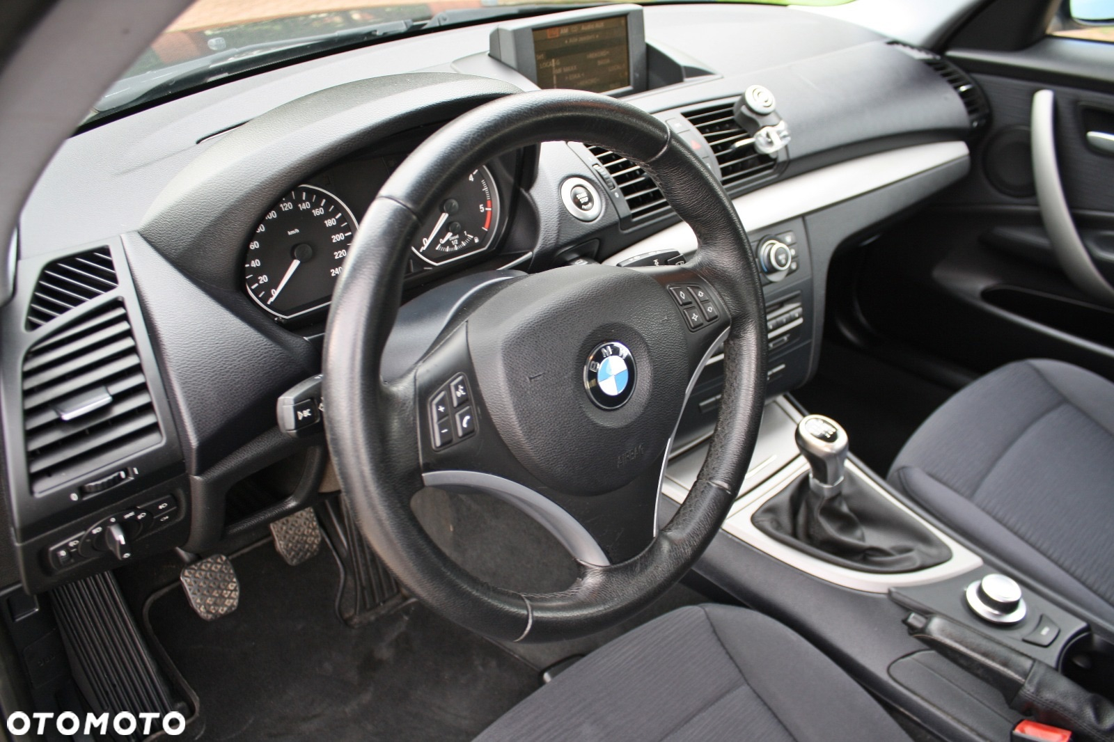 BMW Seria 1 118d Sport Line - 19