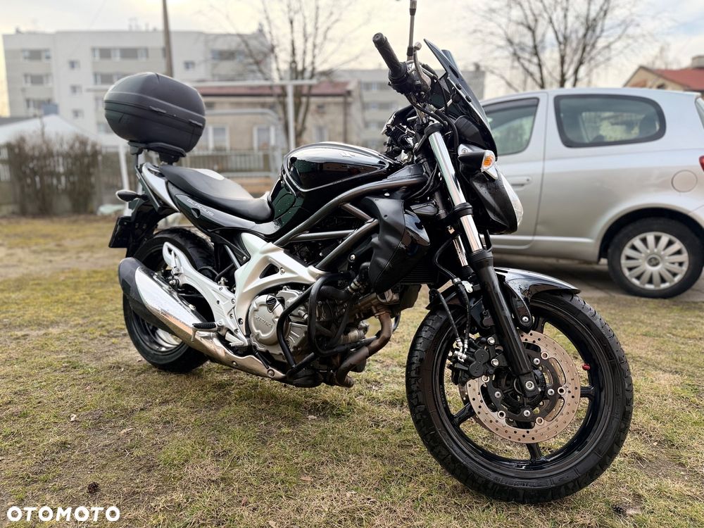 Suzuki Gladius - 1