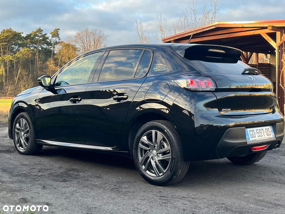 Peugeot 208 - 25