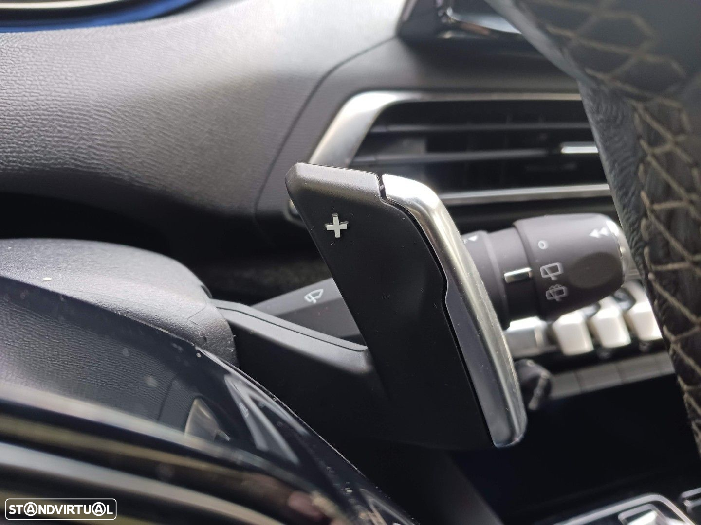 Peugeot 5008 1.5 BlueHDi Allure Pack EAT8 - 28