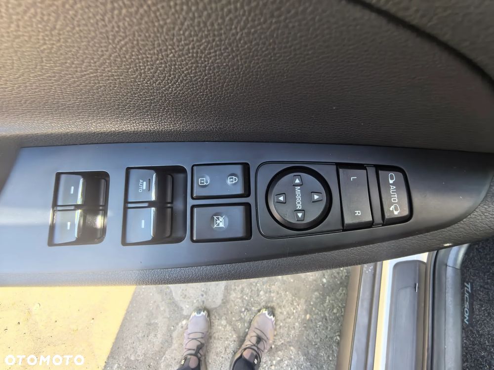 Hyundai Tucson 2.0 CRDI 4WD Premium - 29