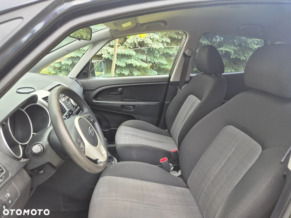 Kia Venga 1.4 CVVT ISG Vision - 9