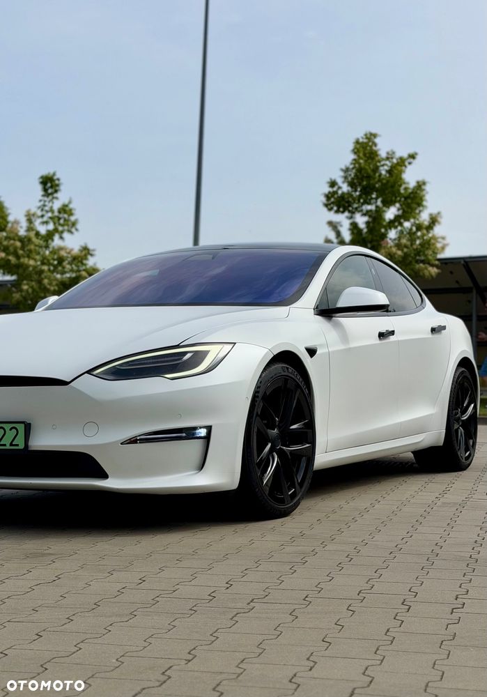 Tesla Model S - 8