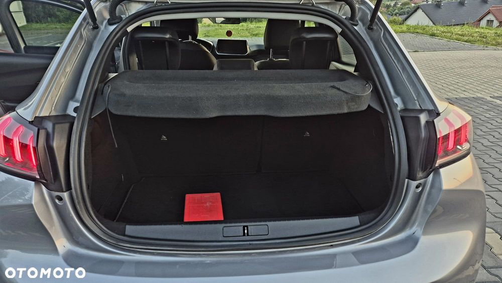 Peugeot 208 PureTech 100 EAT8 Allure - 17