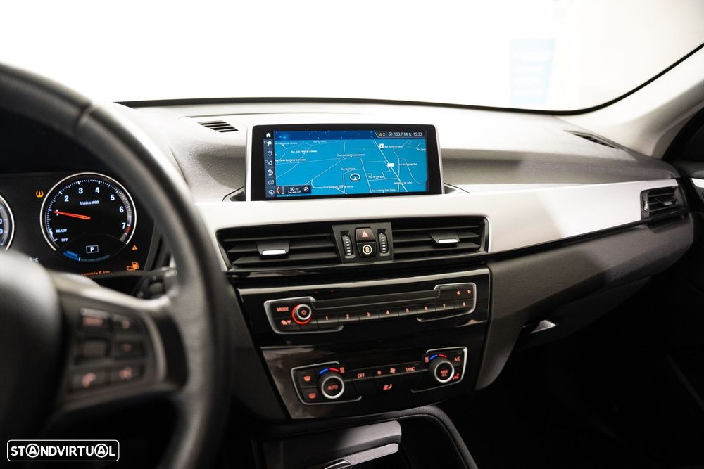 BMW X1 25 e xDrive Corporate Edition - 10