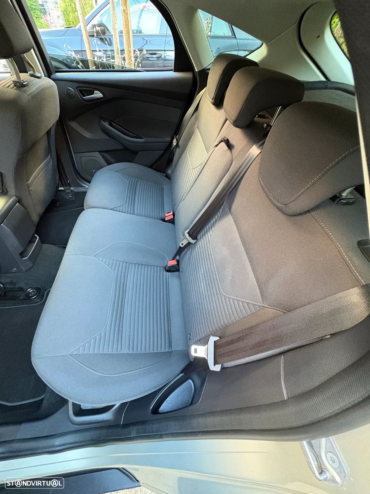 Ford Focus 1.0 EcoBoost S&S TITANIUM - 11
