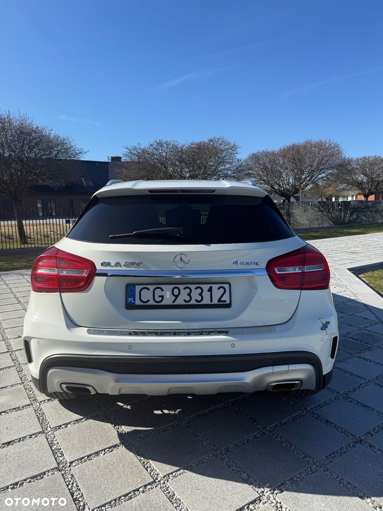 Mercedes-Benz GLA 250 4-Matic - 5