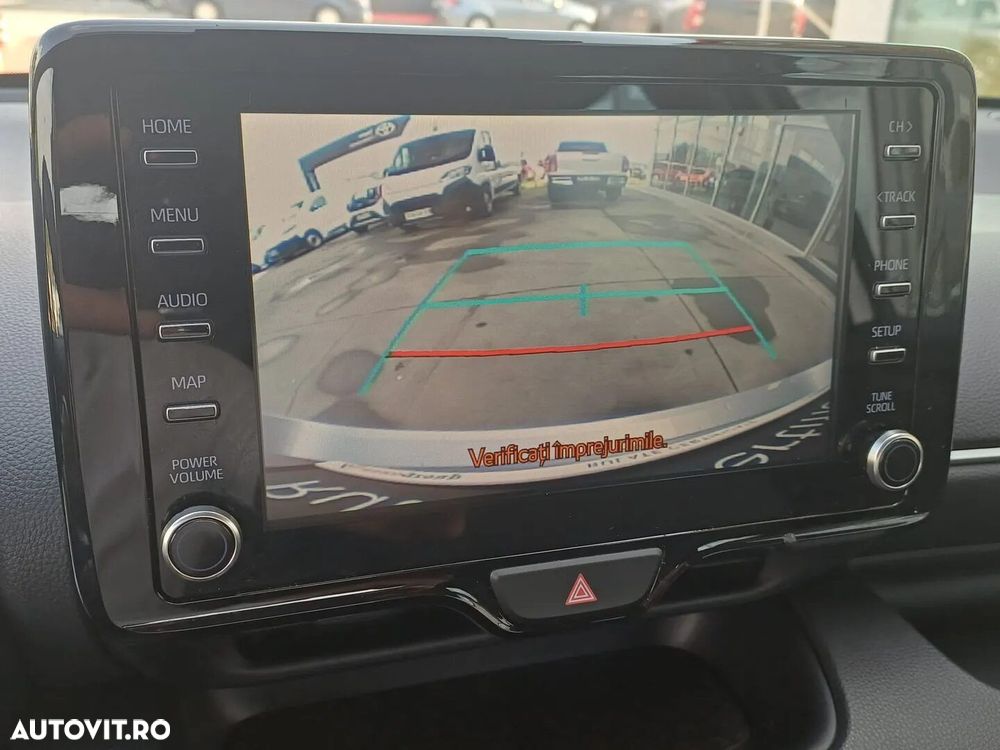 Toyota Yaris 1.5 MT Dynamic - 18