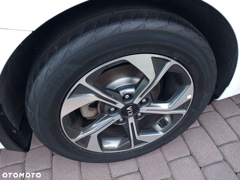 Kia Ceed 1.5 T-GDI M - 12