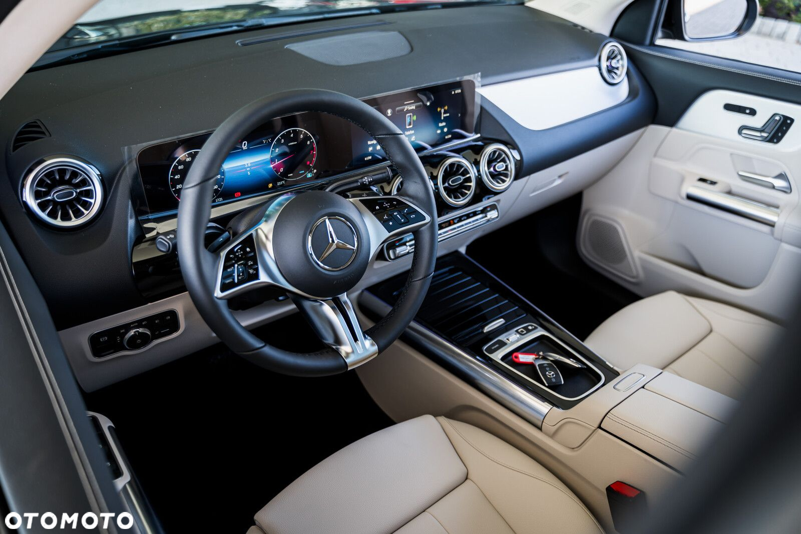 Mercedes-Benz GLA - 12