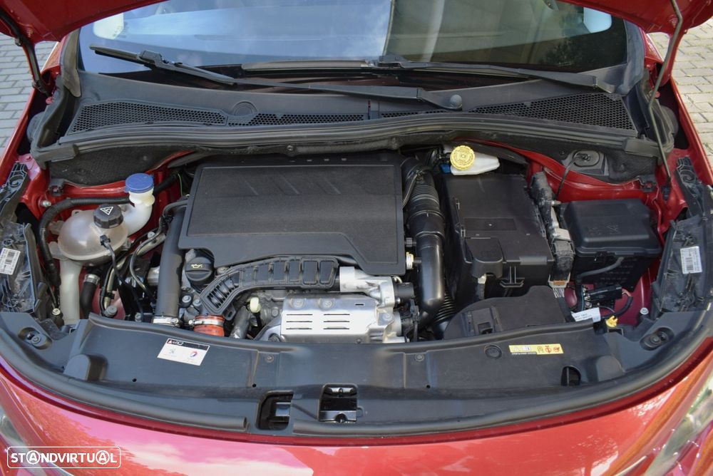 Peugeot 2008 1.2 PureTech Allure EAT6 - 45