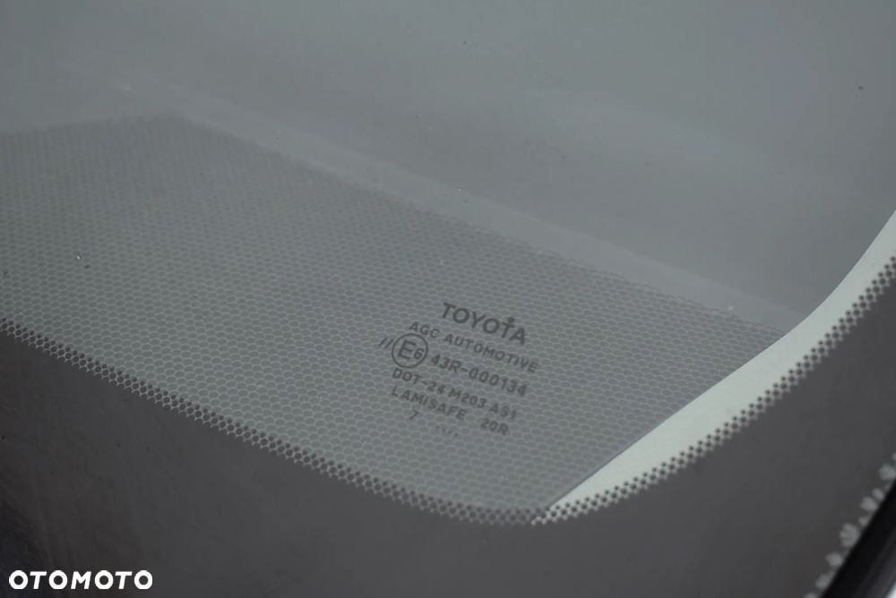 Toyota Avensis - 16