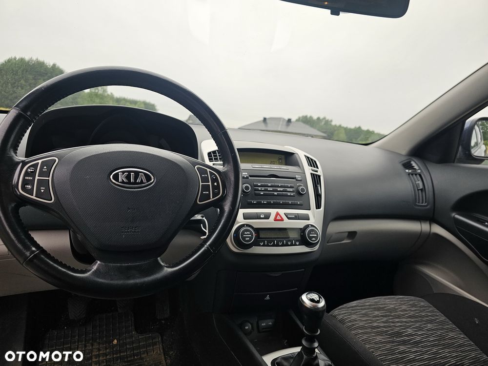 Kia Ceed - 34