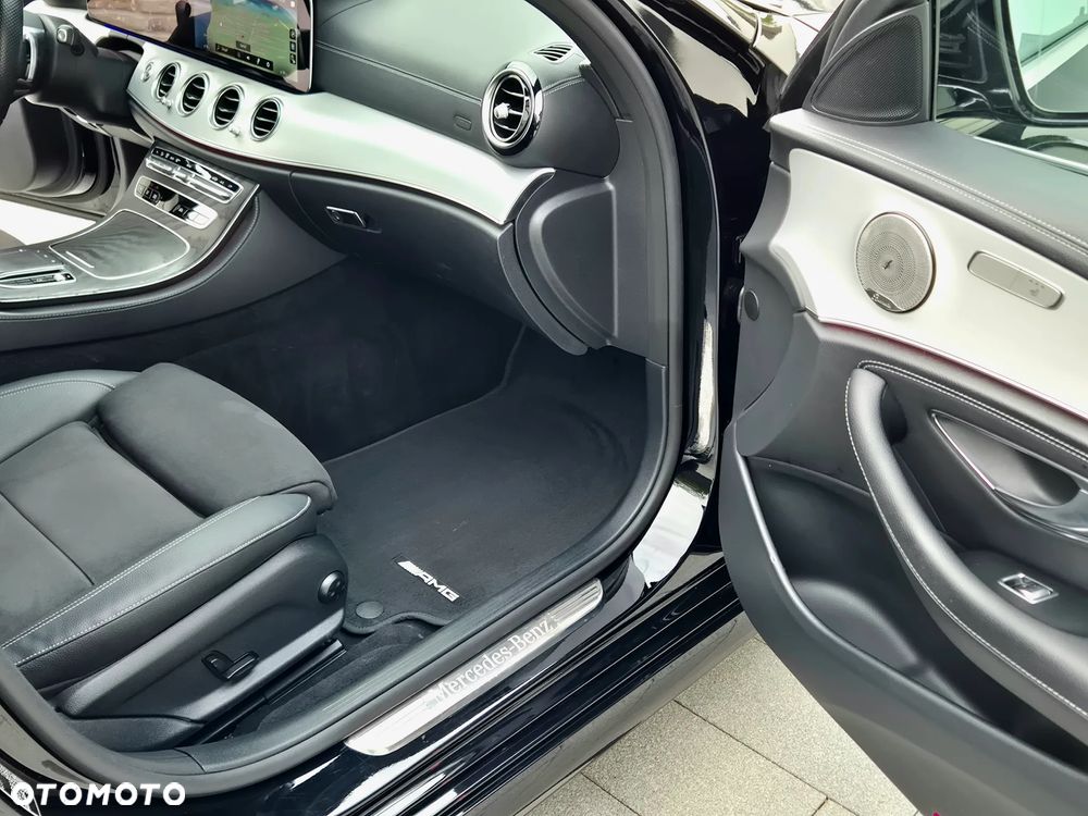 Mercedes-Benz Klasa E 220 d 4Matic 9G-TRONIC AMG Line - 25